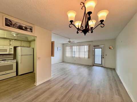 434 Southampton B, West Palm Beach, FL 33417