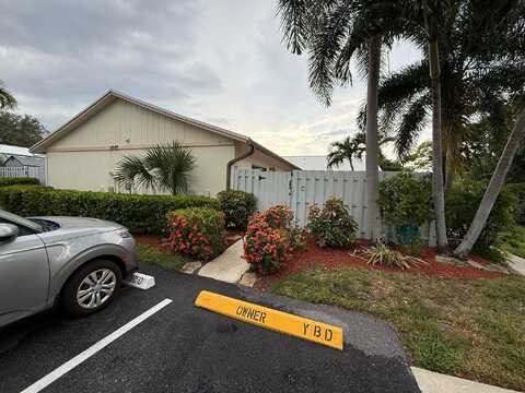 8845 Andy C Court, Boynton Beach, FL 33436