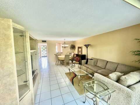 7281 Amberly Lane, Delray Beach, FL 33446