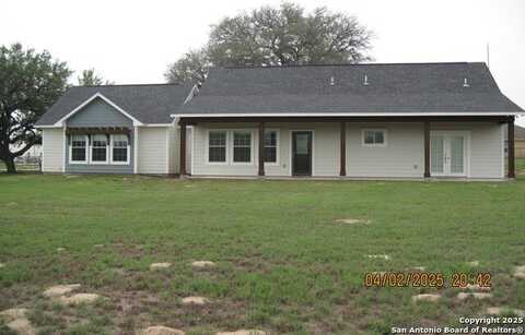 343 County Road 7755, Devine, TX 78016