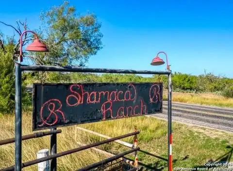 1799 shumaca, Carrizo Springs, TX 78834