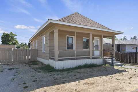 824 E Hoffman Ave, Spokane, WA 99207