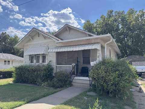 324 Baker St, Salina, KS 67401