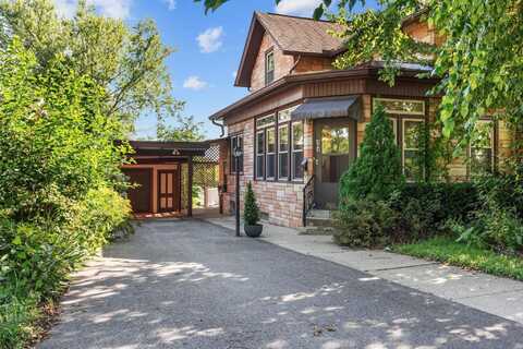414 W Edgewater Street, Portage, WI 53901