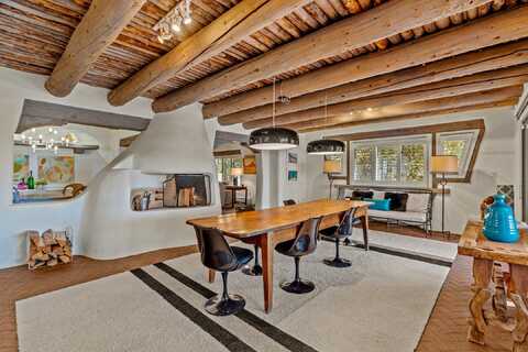 1013 Placita Don Andres, Santa Fe, NM 87501