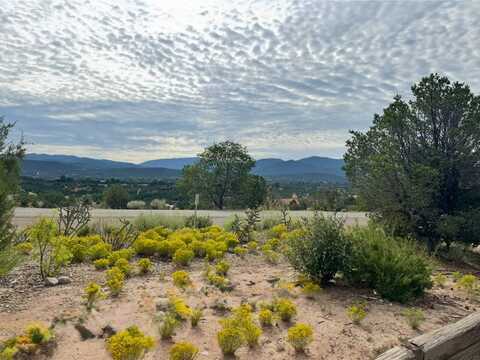 311 Calle Loma Norte, Santa Fe, NM 87501