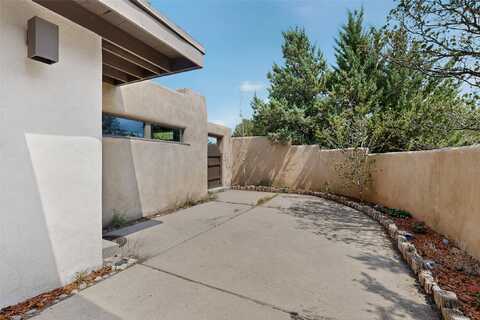311 Calle Loma Norte, Santa Fe, NM 87501