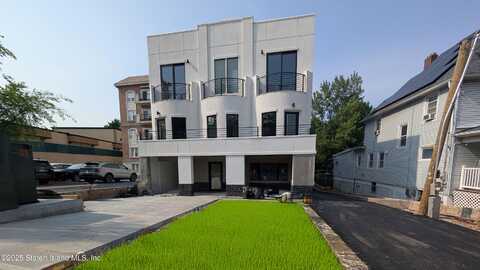 3865 Amboy Road, Staten Island, NY 10308