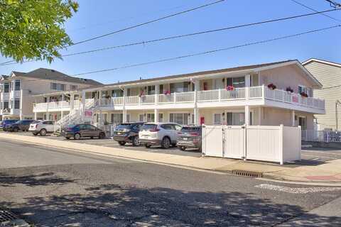 130 N Adams Ave, Margate City, NJ 08402