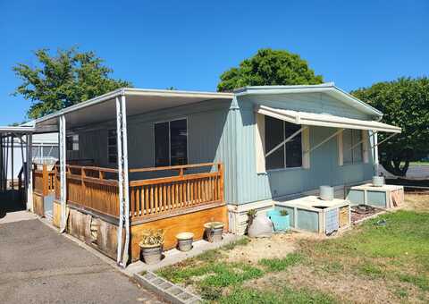 2385 Table Rock Road, Medford, OR 97501