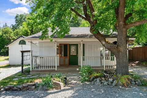 945 S Third Street, Jacksonville, OR 97530