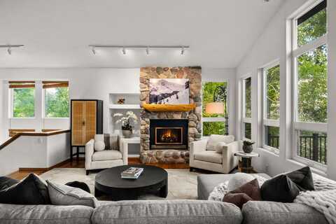 4627 Arrowwood Condo Dr, Sun Valley, ID 83353