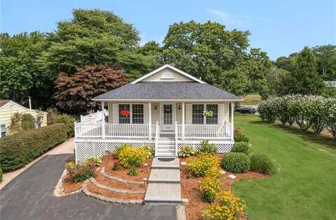 147 Foddering Farm Road, Narragansett, RI 02882