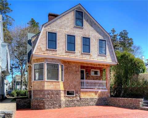 36 Bull Street, Newport, RI 02840