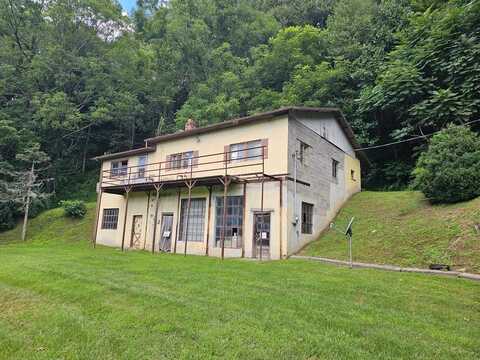 2058 Elk Horn Rd, Woodlawn, VA 24381