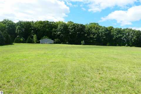 5833 E Horse Creek, Saint Louis, MI 48880