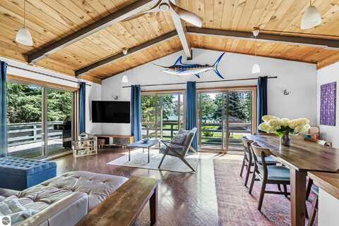 13631 N Forest Beach Shores, Northport, MI 49670