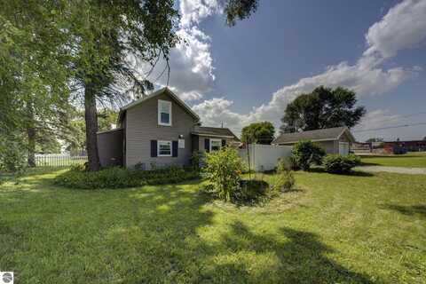 302 Pine Street, Kalkaska, MI 49646