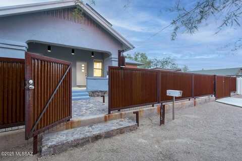 1015 S 7th Avenue, Tucson, AZ 85701