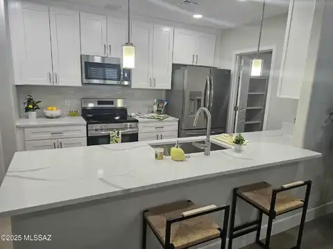 2020 E River Road, Tucson, AZ 85718