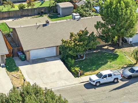 1405 Huntsman Avenue, Selma, CA 93662