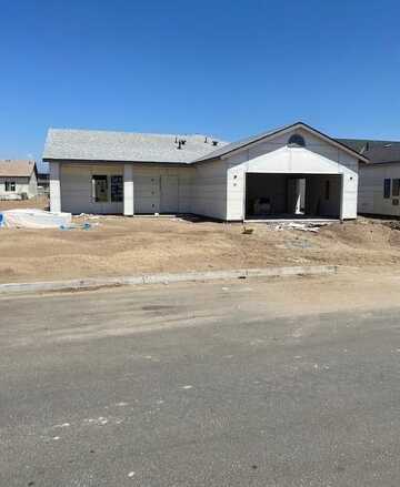 1146 S Royal Oak Place E, Porterville, CA 93257