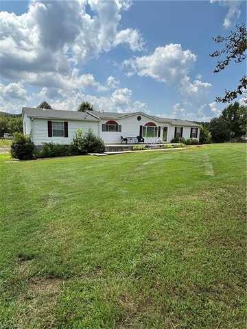 900 Surratt Road, Denton, NC 27239