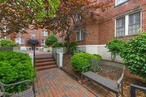 828 N Elm Street, Greensboro, NC 27401