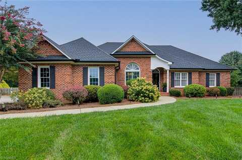 154 Suntree Drive, Advance, NC 27006