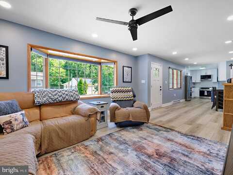 8524 CREEK ROAD, PASADENA, MD 21122