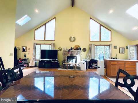 103 LIVINGSTON LANE, GOULDSBORO, PA 18424