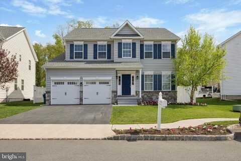 2205 CLOVERDALE AVENUE, PENNSBURG, PA 18073