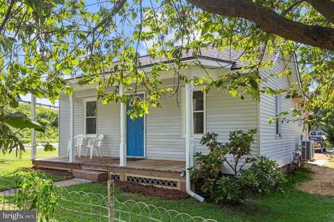821 N BAYARD AVENUE, WAYNESBORO, VA 22980