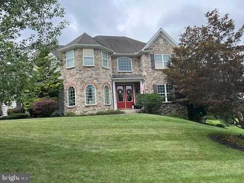 2704 WESTHAMPTON TERRACE, ELIZABETHTOWN, PA 17022