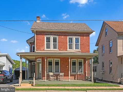 211 E MAIN STREET, NEWMANSTOWN, PA 17073