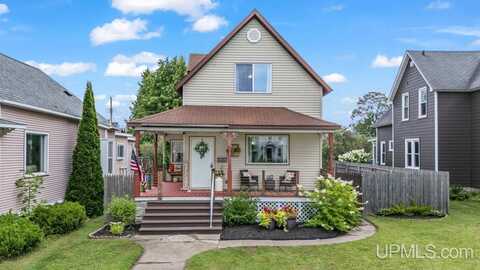 511 S 11th, Escanaba, MI 49829
