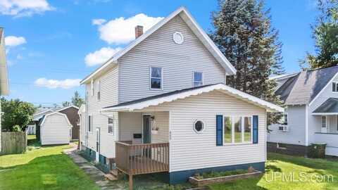 809 W A, Iron Mountain, MI 49801
