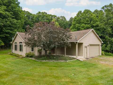 2603 Lake Ottawa, Iron River, MI 49935