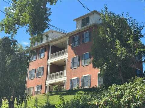 1319 Riverside Dr, West Bridgewater, PA 15009
