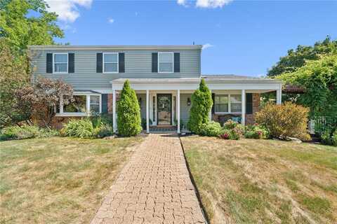 301 Coachman Rd, Shaler, PA 15101