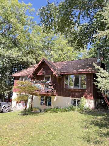 3524 Deer Road, Spruce, MI 48762