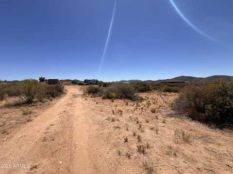 7050 S Heart Rock Road, Skull Valley, AZ 86338