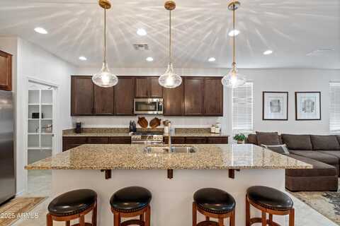 18068 W AMBER RIDGE Way, Goodyear, AZ 85338