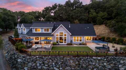 4561 Lake Ridge Road, Ukiah, CA 95482