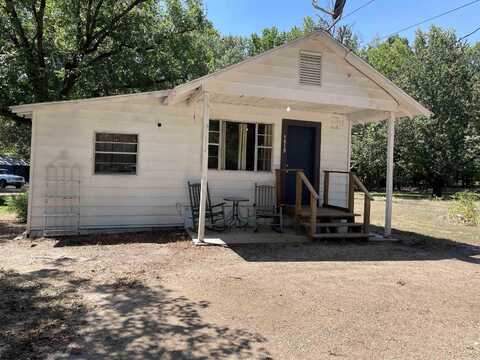 1018 S Martin Street, Warren, AR 71671