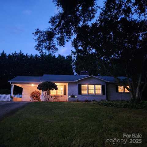 2309 Briarwood Street SW, Lenoir, NC 28645