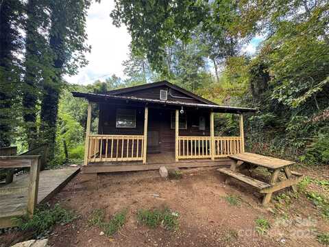 84 Pelohi Cove Road, Bryson City, NC 28713