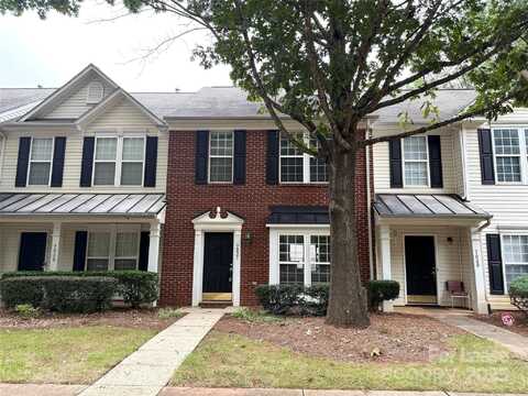 7037 Flying Scotsman Drive, Charlotte, NC 28213