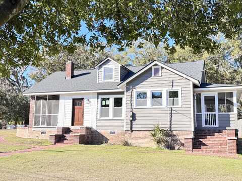 303 Warren Street, Walterboro, SC 29488