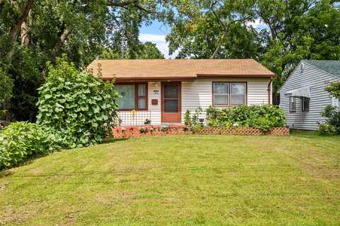 3015 Seneca Avenue, Des Moines, IA 50310